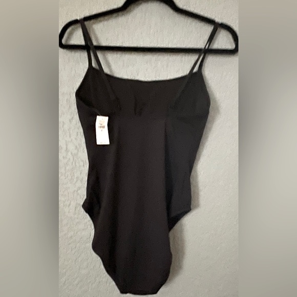 NWT Old Navy Black Swimsuit One Piece Size M Retails $70 - Picture 2 of 6